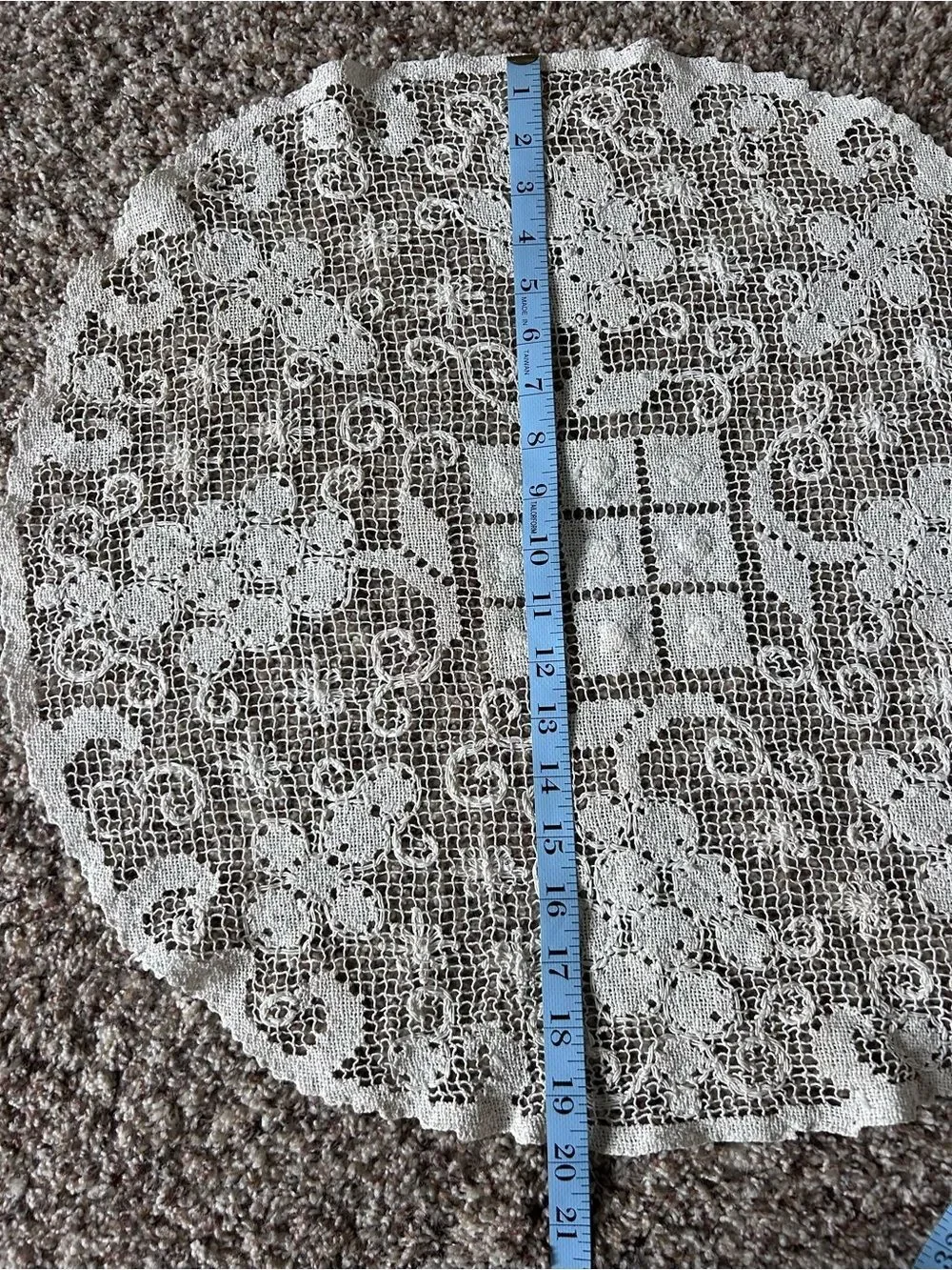 Cream Lace Crochet Round Table Doily Large 70’s Size 20 inches
